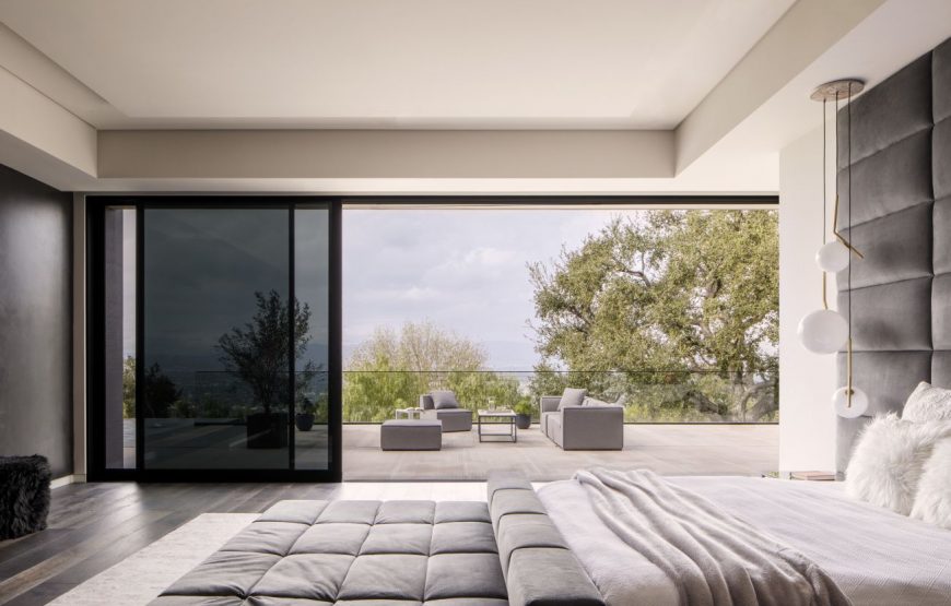 Bold-modernism-overlooking-LA-from-Celebrity-Row-30-870x555