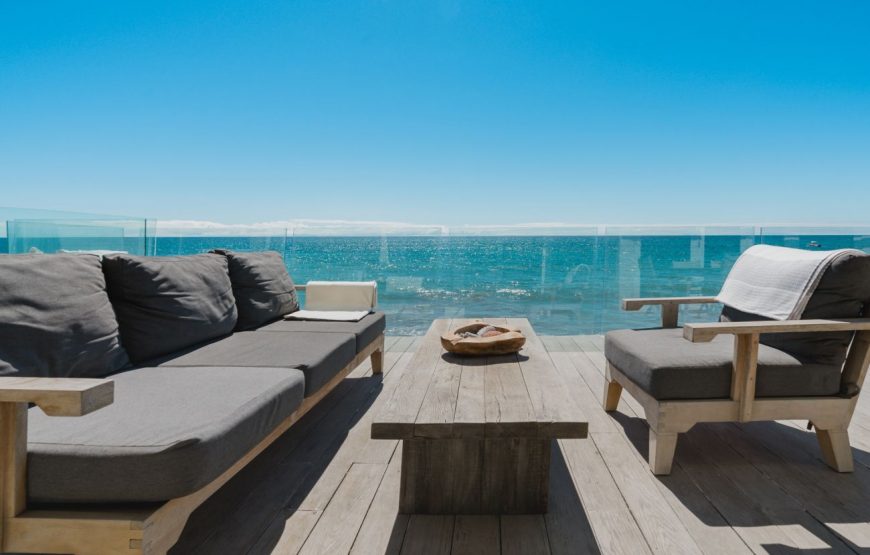 Contemporary-beach-house-on-the-sands-of-La-Costa-26-870x555