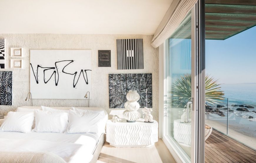 Contemporary-oceanfront-beach-house-in-Malibu-53-870x555