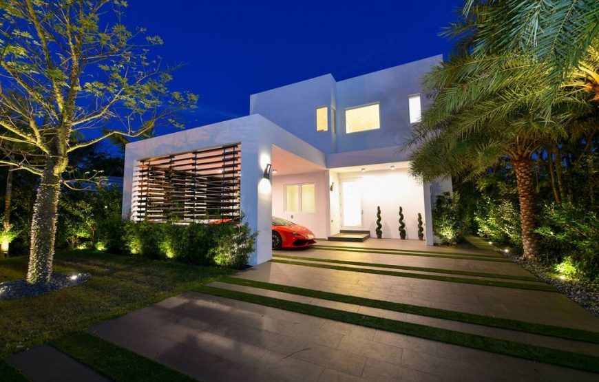 Luxury-Miami-Mansion-Crypto-Modern-Style-22-870x555