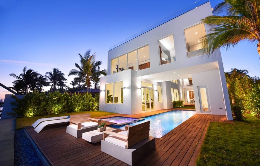 Luxury-Miami-Mansion-Crypto-Modern-Style-ft-870x555