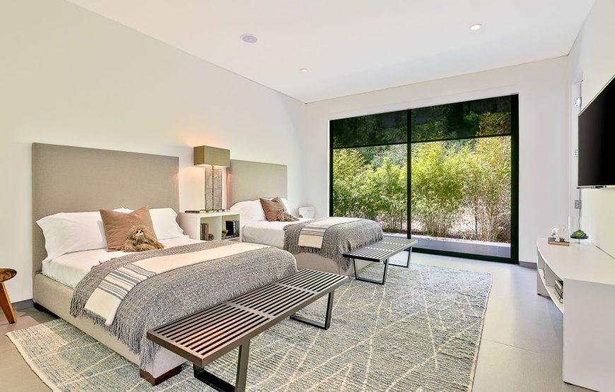 Modernist-Beverly-Hills-house-with-garden-views-13-870x555