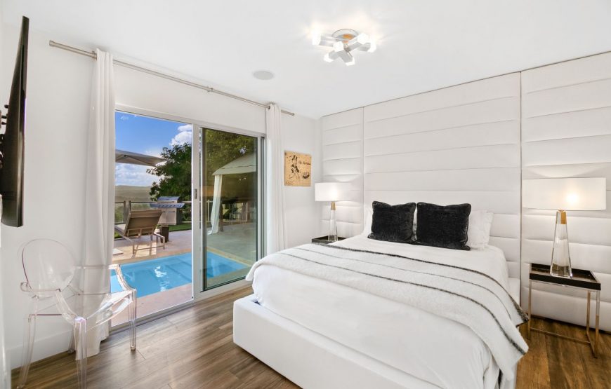 Modernist-villa-in-Beverly-Hills-22-870x555