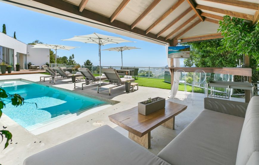 Modernist-villa-in-Beverly-Hills-25-870x555