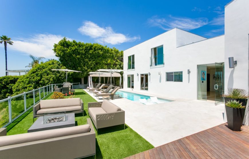 Modernist-villa-in-Beverly-Hills-28-870x555