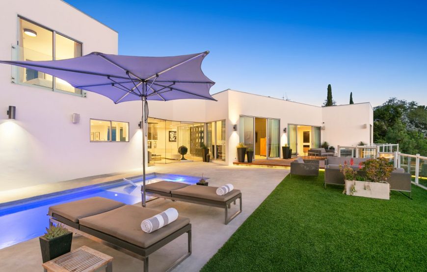 Modernist-villa-in-Beverly-Hills-29-870x555