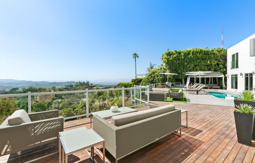 Modernist-villa-in-Beverly-Hills-39-870x555