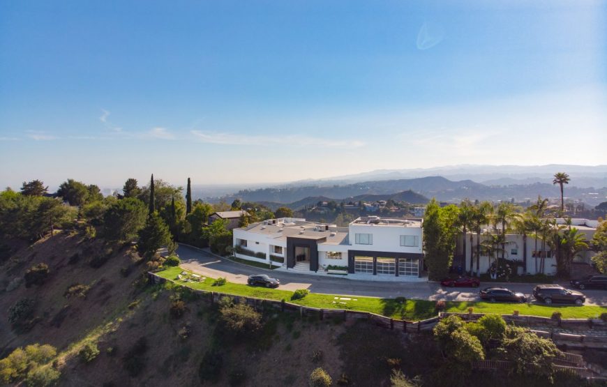 Modernist-villa-in-Beverly-Hills-43-870x555
