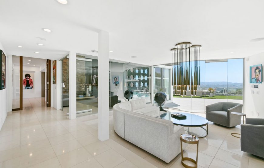 Modernist-villa-in-Beverly-Hills-48-870x555