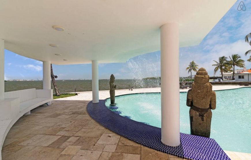 Tropical-paradise-retreat-on-Biscayne-bay-22-870x555