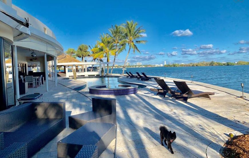 Tropical-paradise-retreat-on-Biscayne-bay-49-870x555