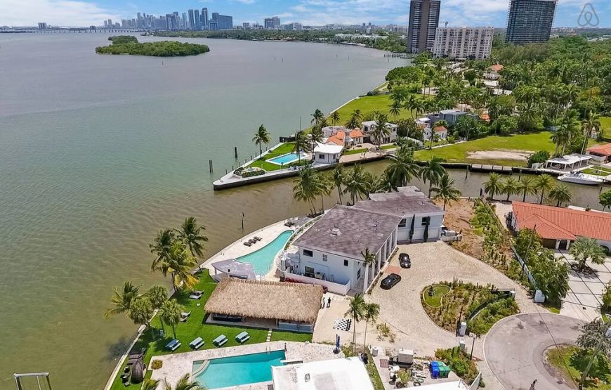Tropical-paradise-retreat-on-Biscayne-bay-9-870x555