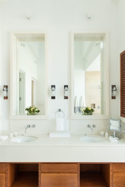 marble-ensuite-bathroom-double-sink-light-features